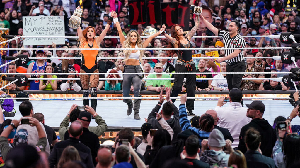 Becky Lynch, Lita y Trish Stratus derrotan a Damage CTRL en WrestleMania 39