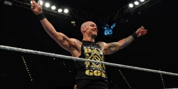 Tom Pestock (Baron Corbin) recuerda cuando se enojó con un guionista de WWE por haberle dicho que "necesitaban cuerpos para Jacob Fatu"