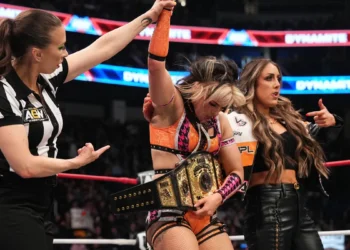 Jamie Hayter retiene el Campeonato Mundial Femenino de All Elite Wrestling en AEW Dynamite