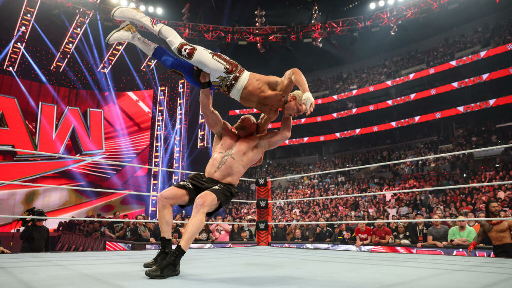 Brock Lesnar ataca a Cody Rhodes en WWE Raw