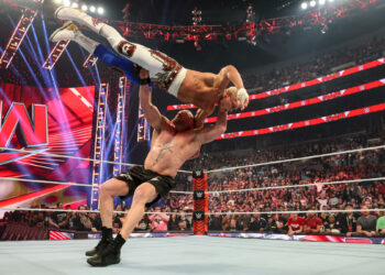 Brock Lesnar ataca a Cody Rhodes en WWE Raw