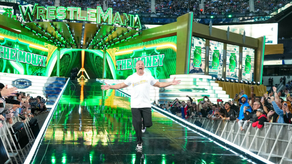 Shane McMahon regresa en WrestleMania 39 y sufre una lesión grave