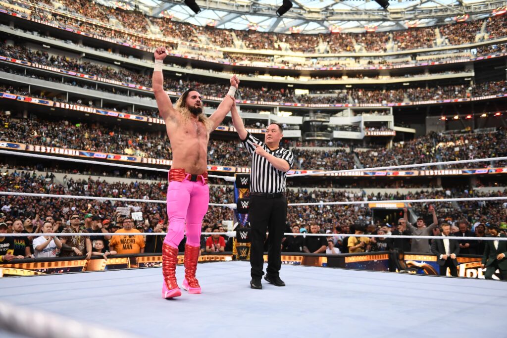 Seth Rollins derrota a Logan Paul en WrestleMania