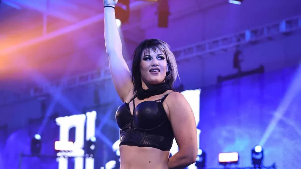 Blair Davenport regresa a NXT como la atacante misteriosa