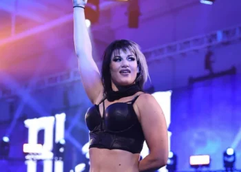 Blair Davenport regresa a NXT como la atacante misteriosa