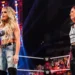 Becky Lynch, a Trish Stratus: “Si vuelves a hablar de mi hija, te rompo las piernas” Becky Lynch, a Trish Stratus: “Si vuelves a hablar de mi hija, te rompo las piernas”
