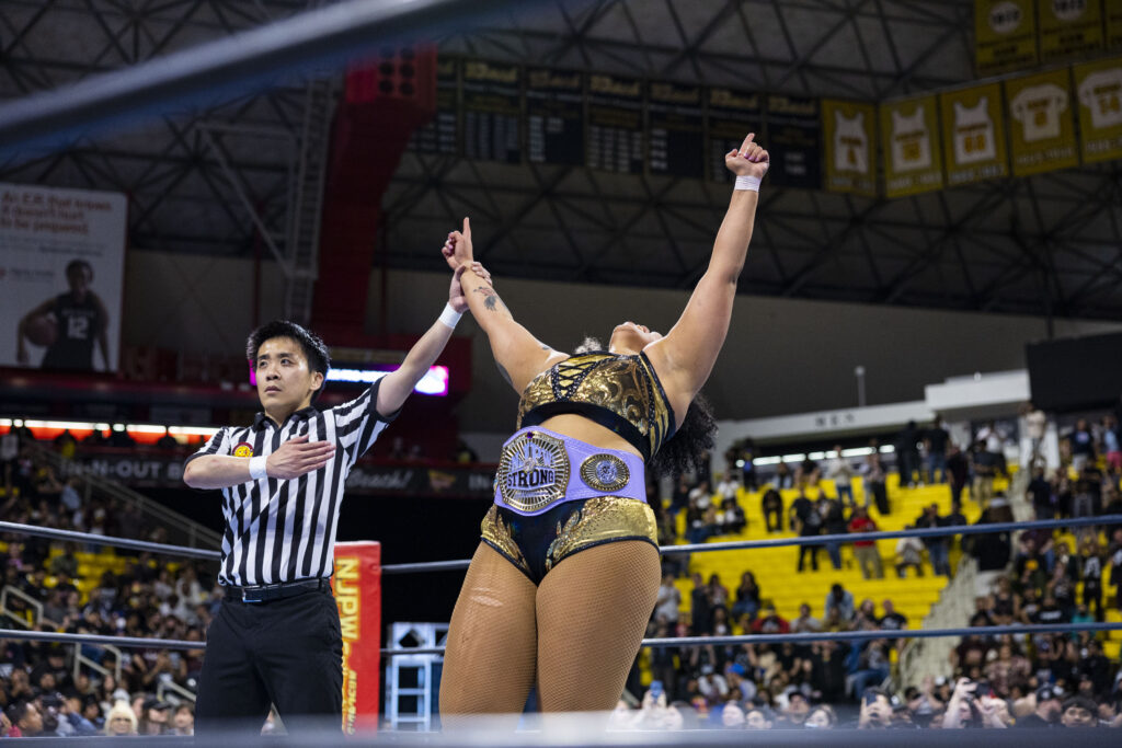 Willow Nightingale derrota a Mercedes Monè y se convierte en la primera Campeona Femenina de NJPW STRONG