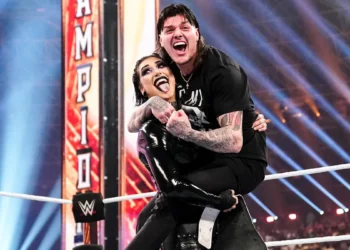 Rhea Ripley sobre Dominik Mysterio: "Lleva a WWE a cuestas"