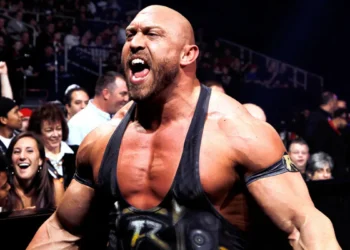 Ryback reta a Goldberg a su combate de retiro