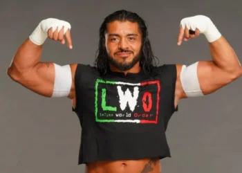 Santos Escobar detalla cómo conoció a Vince McMahon