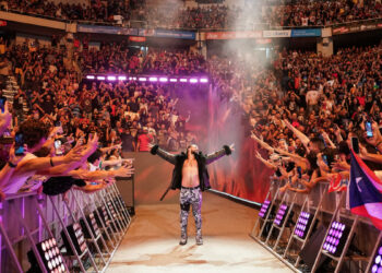 Seth Rollins sobre los fans cantando su canción de entrada: "Es una experiencia relajante"