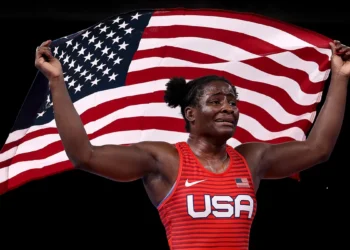 Tamyra Mensah-Stock, campeona olímpica, firma con WWE