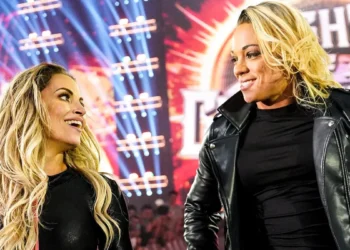 Zoey Stark explica el por qué de su alianza con Trish Stratus