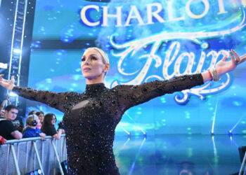 Charlotte Flair estará nueve meses de baja por una lesión en la rodilla