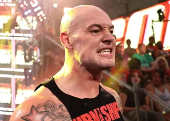 Tom Pestock (Baron Corbin) registra una nueva marca comercial