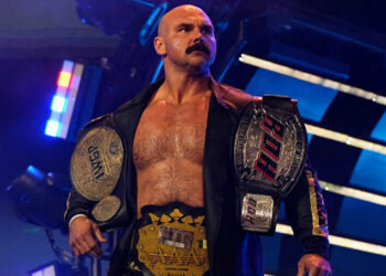 Dax Harwood anuncia que estará fuera por un tiempo indefinido por problemas de espalda