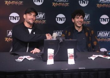 Tony Khan entiende los abucheos a CM Punk