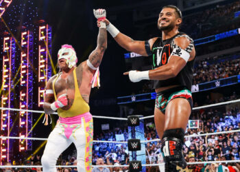 Austin Theory cree que Santos Escobar es una luchador peligroso