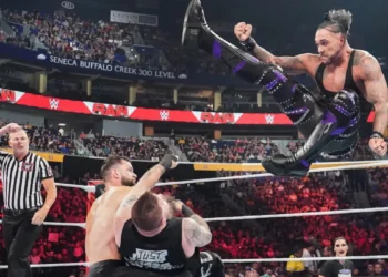 Discusión en backstage tras el main event de WWE RAW