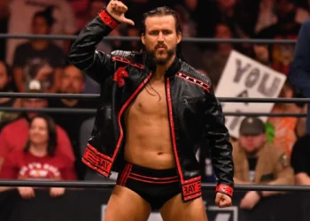 Adam Cole habría sufrido una lesión en AEW Dynamite Grand Slam 2023