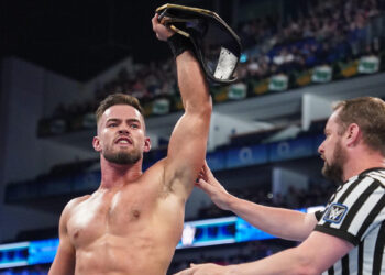 Austin Theory alardea de derrotar a John Cena, Edge y Rey Mysterio
