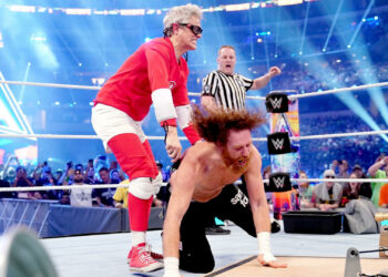 Sami Zayn afirma que su feudo con Johnny Knoxville podría no haber terminado