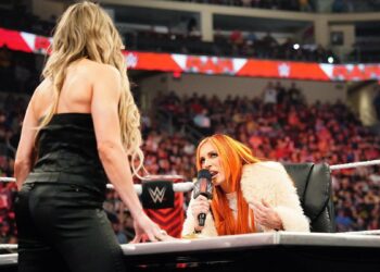 ¿Por qué Becky Lynch y Trish Stratus se han quedado fuera de SummerSlam 2023?