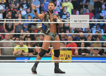 Triple H elogia el crecimiento de LA Knight