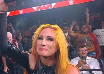 Becky Lynch se emociona recordando a Bray Wyatt en RAW