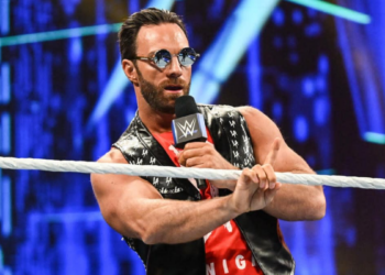 LA Knight está dudando entre el Campeonato de Estados Unidos y el Campeonato Intercontinental