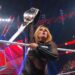 Becky Lynch vence a Natalya y retiene el Campeonato Femenino de NXT en WWE RAW Becky Lynch vence a Natalya y retiene el Campeonato Femenino de NXT en WWE RAW