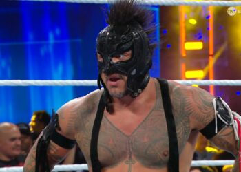 Rey Mysterio retiene el Campeonato de Estados Unidos en WWE SmackDown