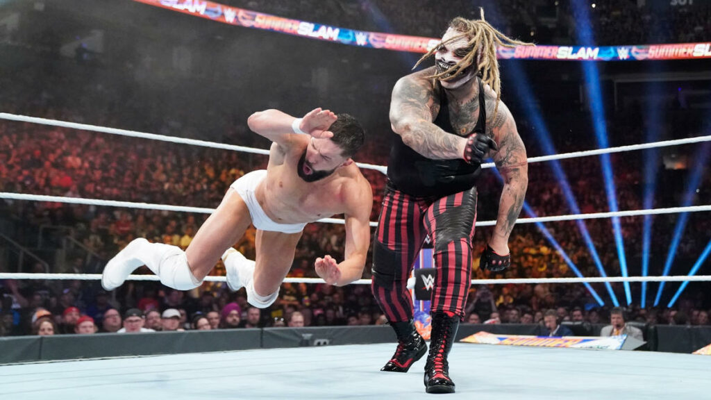 Finn Bálor revela que conversó con Bray Wyatt acerca de un combate entre 'The Demon' y 'The Fiend'