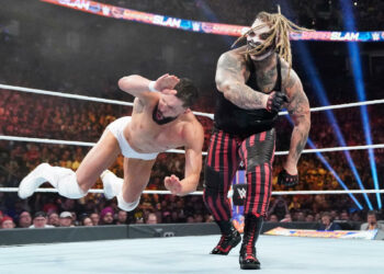 Finn Bálor revela que conversó con Bray Wyatt acerca de un combate entre 'The Demon' y 'The Fiend'