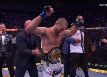 Sean Strickland bate a Israel Adesanya y es el nuevo Campeón de Peso Medio de UFC