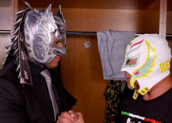 Rey Mysterio: "Dragon Lee se convertirá en su versión de Rey Mysterio"