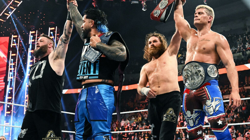 Cody Rhodes y Jey Uso retienen los Campeonatos Indiscutidos por Parejas de WWE en RAW