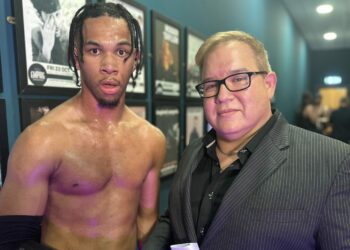 Leon Slater firma con TNA/IMPACT Wrestling