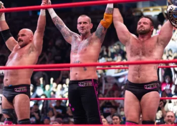 Dax Harwood registra la marca comercial 'CMFTR'