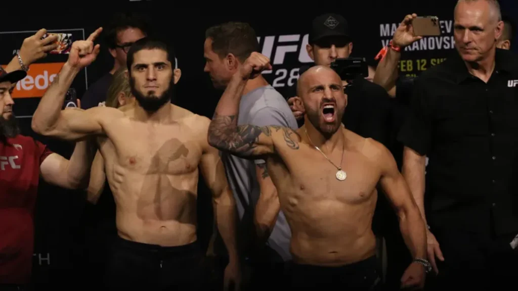 Charles Oliveira, fuera de UFC 294 y Alexander Volkanovski se enfrentará a Islam Makhachev