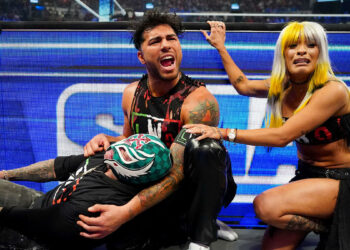 Rey Mysterio anuncia que se ha sometido a una nueva operación de rodilla