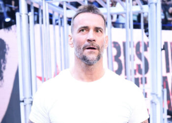 Booker T sobre CM Punk: "No creo que tenga los mismos problemas que en AEW. Es una persona diferente"