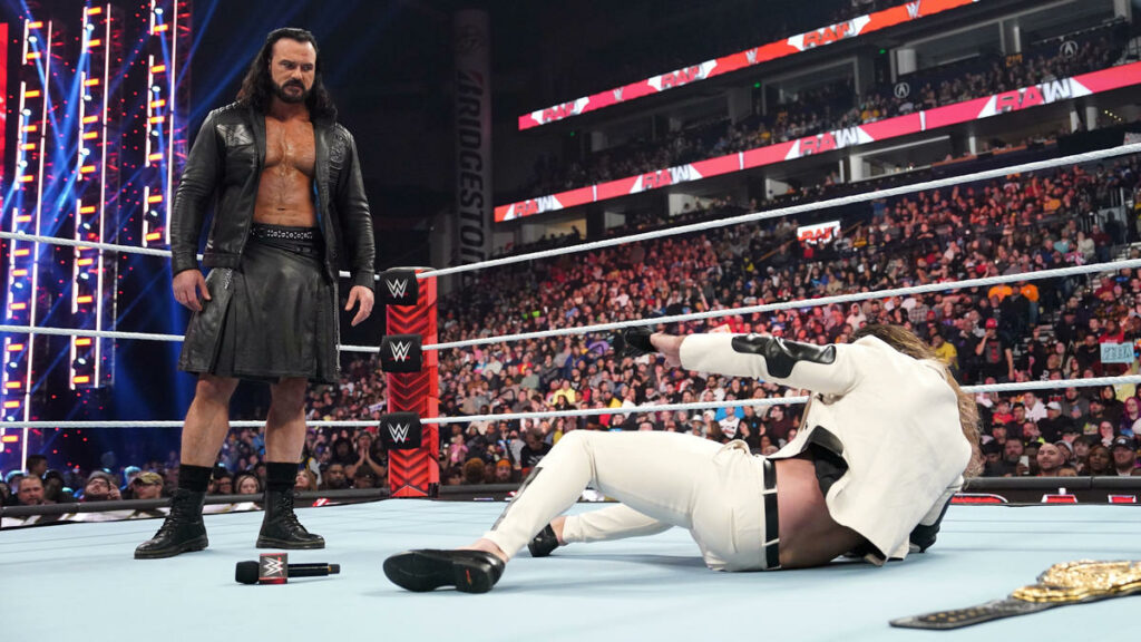 Drew McIntyre volverá a retar a Seth Rollins por el Campeonato Mundial Peso Pesado en el primer RAW de 2024