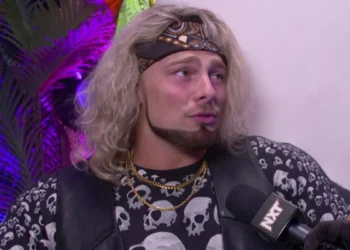 Lexis King compara WWE y AEW