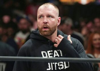 Jon Moxley reconoce que AEW aún es un "niño pequeño" y que no le importa el presente de la empresa, sino su futuro