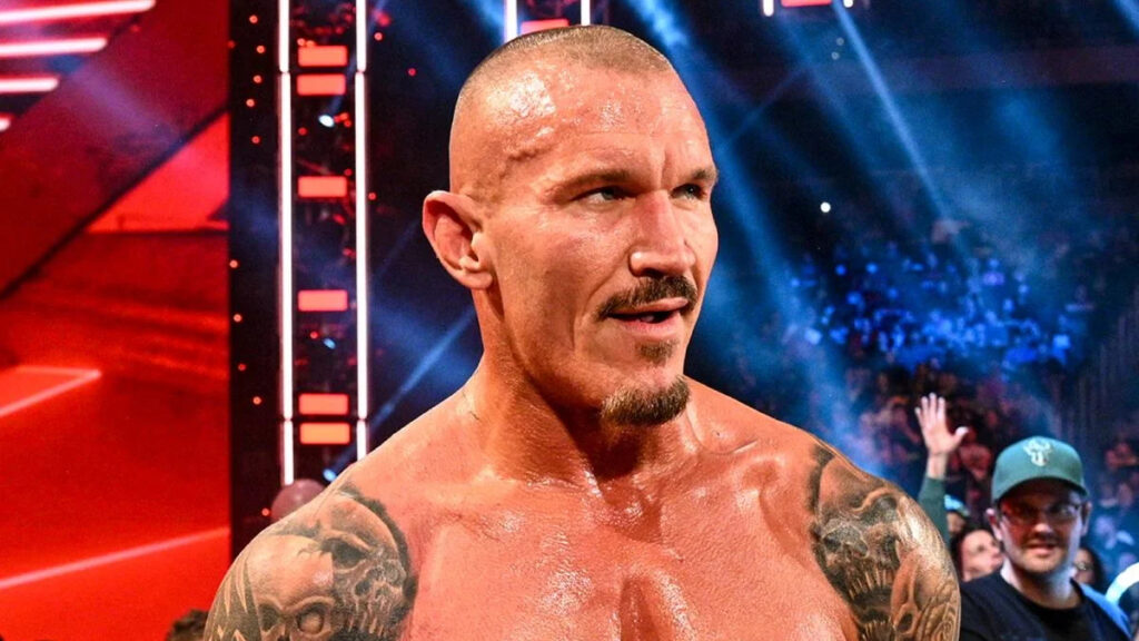 Booker T apoya la decisión de WWE de anunciar el regreso de Randy Orton