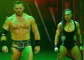 Ridge Holland no da ninguna declaración tras abandonar a Butch en SmackDown