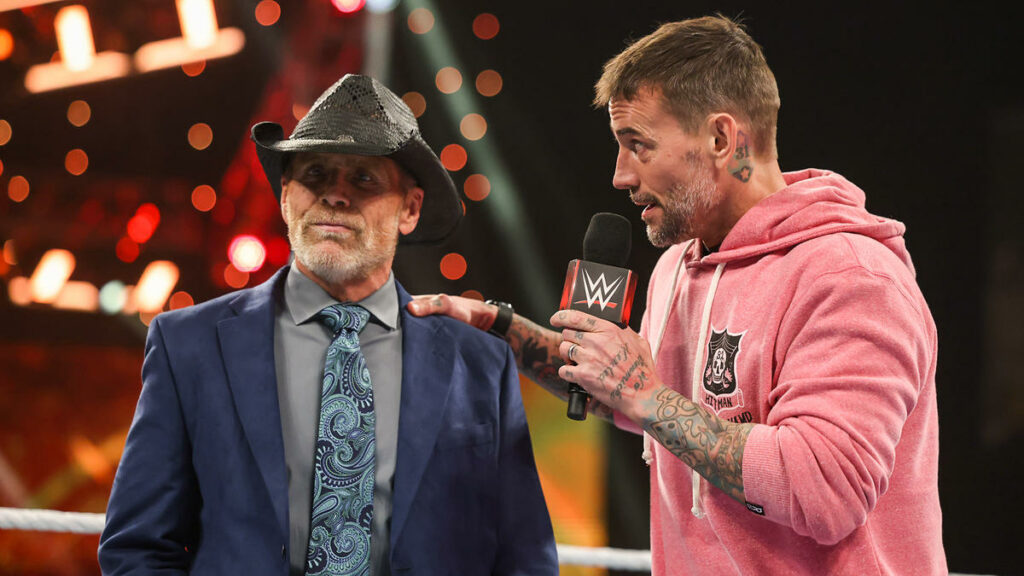 La aparición sorpresa de CM Punk detrás del escenario de NXT llamó la atención