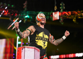 Rey Mysterio brinda una actualización de su lesión