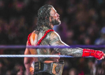 Kenny Omega destaca el reinado de Roman Reigns y lo elogia: "Uno de los mejores Campeones de WWE"